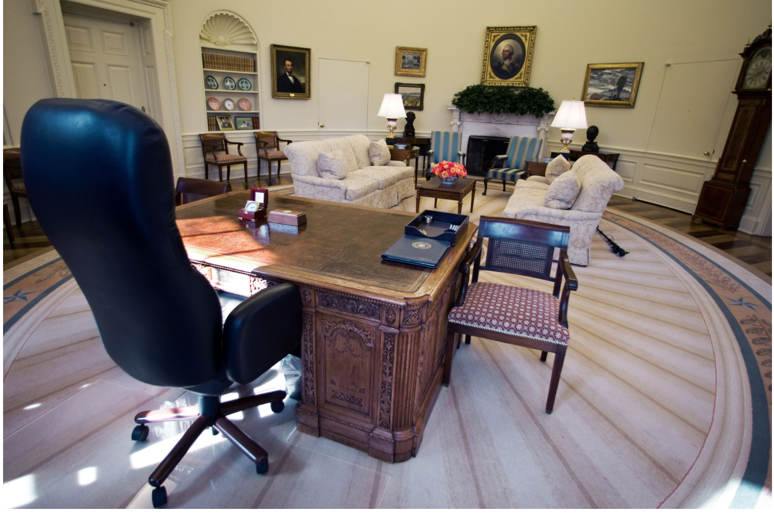 Fact Check The Corner Wall Is NOT Coming Apart On The Oval Office